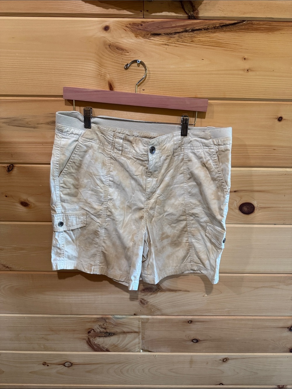 Women’s Casual Cargo Shorts in Light Beige